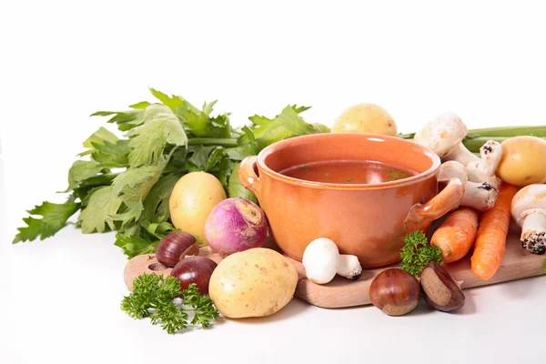 Суп с сырыми овощами — стоковое фото