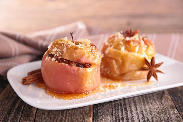 Manzanas dulces al horno —  Fotos de Stock