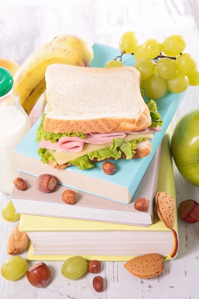 Hälsosam frukost för skolan — Stockfoto
