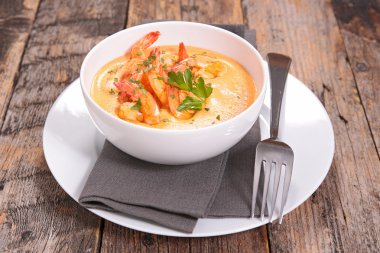 karides ve baharatlı çorba