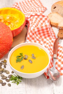 kremalı balkabağı çorbası