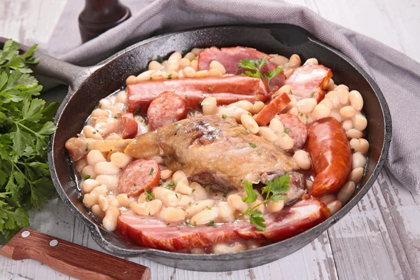 Ranskalainen ateria cassoulet — kuvapankkivalokuva