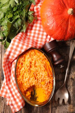 Kabak pişmiş, graten