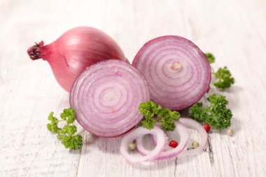 Kırmızı soğan ve maydanoz