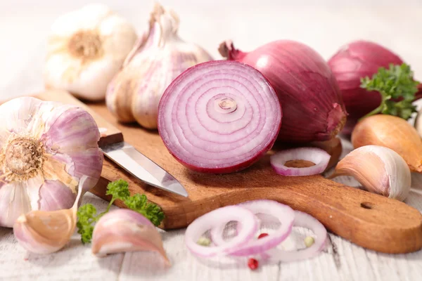 Composición con ajo y cebolla — Foto de Stock