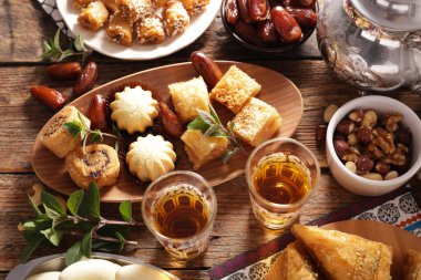 Doğulu tatlı çeşitleri, hamur işleri.