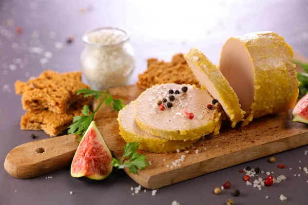 Foie Gras Con Higo Fresco Pan Jengibre — Foto de Stock