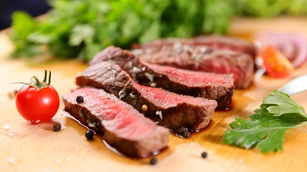 Biftek Fileto Biftek Dilimleri — Stok fotoğraf