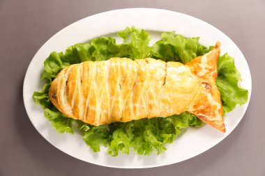 Paskalya Günü bulaşık fırınlanmış balık