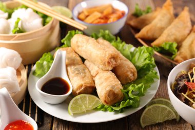 Asya yemekleri- börek, pirinç, samosa, noddles