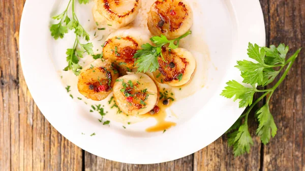 Seared Scallop Herb Plate — Stock Photo, Image