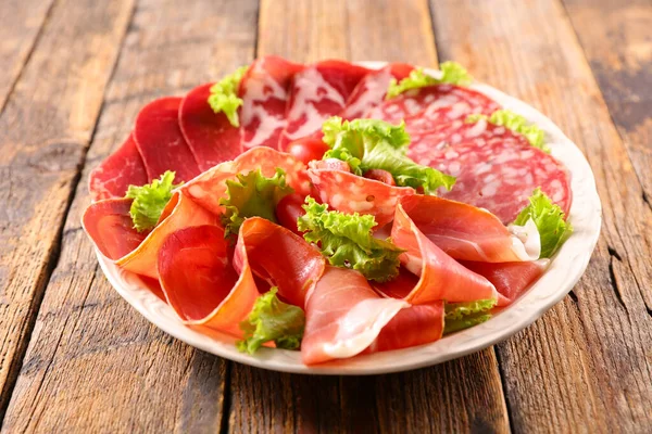 Plato Con Salami Tocino Mota — Foto de Stock