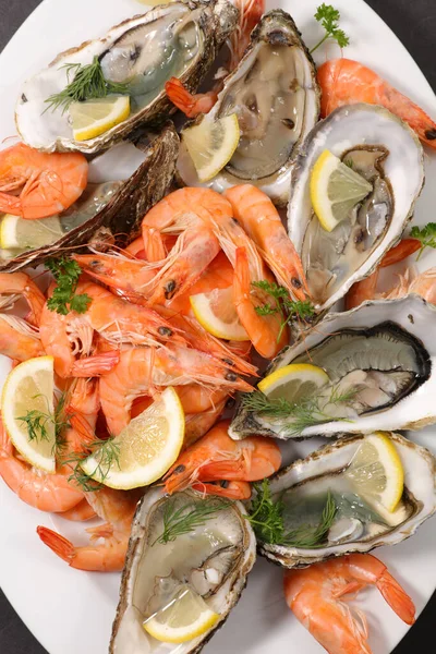 Oyster Shrimp Clam Lemon — Stock Photo, Image