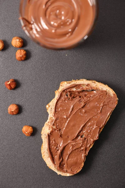 Хлеб Шоколад Фундуком — стоковое фото