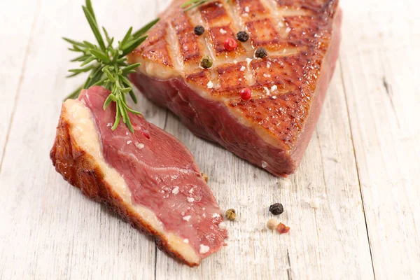 Grilled Duck Breast Pepper — Stock Photo, Image