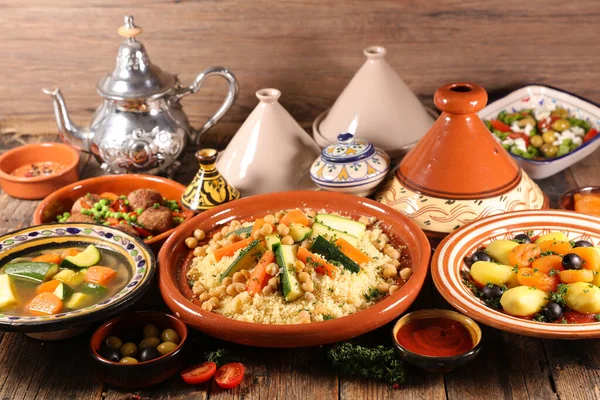 Sortido Cozinha Marroquina Cuscuz Tajine Salada — Fotografia de Stock