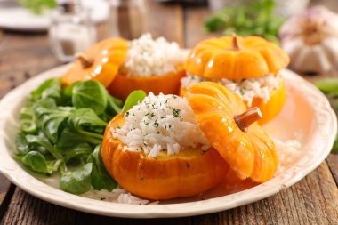 Kurutulmuş balkabağı. Vejetaryen yemeği.