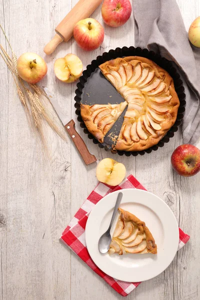 Torta Maçã Fundo Madeira — Fotografia de Stock