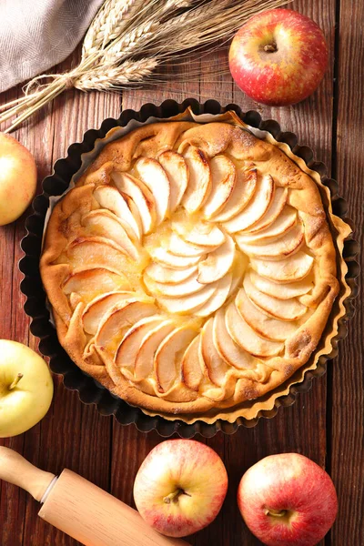 Torta Maçã Fundo Madeira — Fotografia de Stock