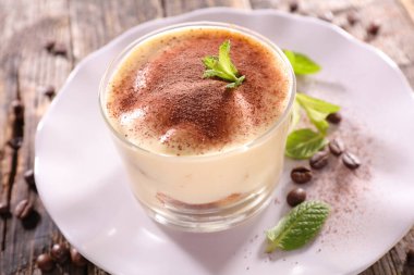 İtalyan tatlısında tiramisu keki.