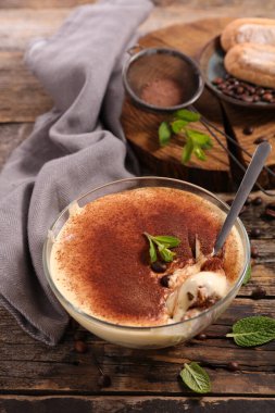 İtalyan tatlısında tiramisu keki.
