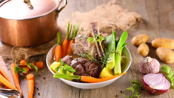 Pot Feu Prato Francês Tradicional Com Ingrediente — Fotografia de Stock