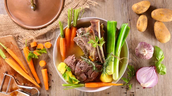 Pot Feu Hidangan Perancis Tradisional Dengan Bahan — Stok Foto