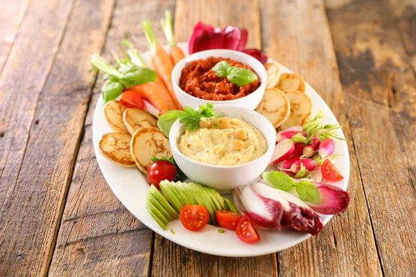 Warzywa Dips Hummus Surowe Warzywa Zdrowe Odżywianie — Zdjęcie stockowe