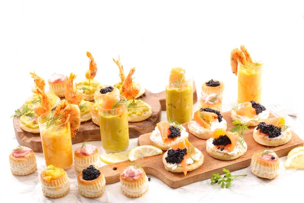 Canapé Festivo Comida Buffet Jantar — Fotografia de Stock