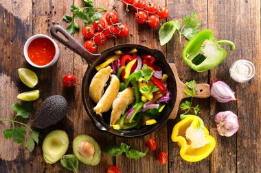 Biber ve ızgara tavuk.