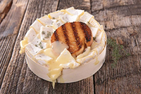 Baked Camembert Grilled Bread — Stock Photo, Image