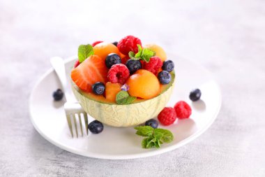 kavunlu ve meyveli meyve salatası