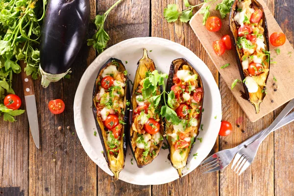 Bakad Aubergine Med Tomat Och Mozzarella — Stockfoto