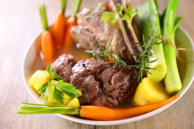 Sebzeli biftek çorbası.