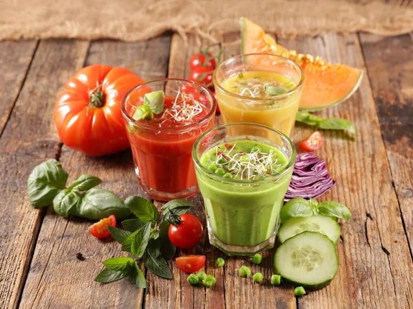 Gemüsesuppe Oder Gemüsesmoothie Mit Frischer Zutat — Stockfoto