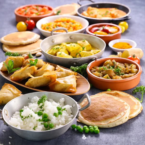 Gesorteerd Indiaas Voedsel Tafel — Stockfoto