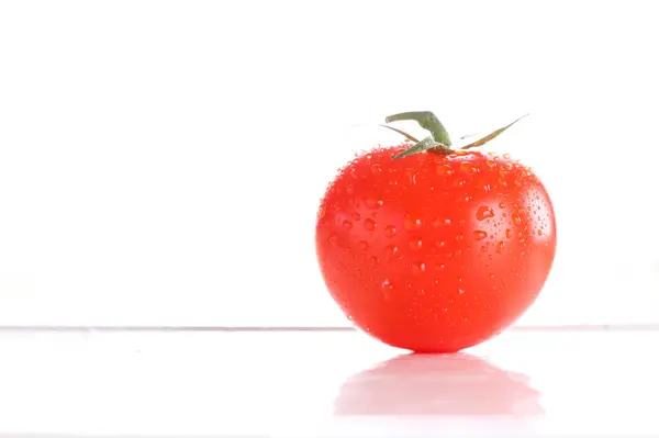 Tomate Cereja Vermelho Com Gota Água — Fotografia de Stock