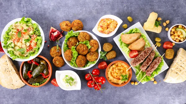 Traditionell Mellanösterländsk Eller Arabisk Mat — Stockfoto