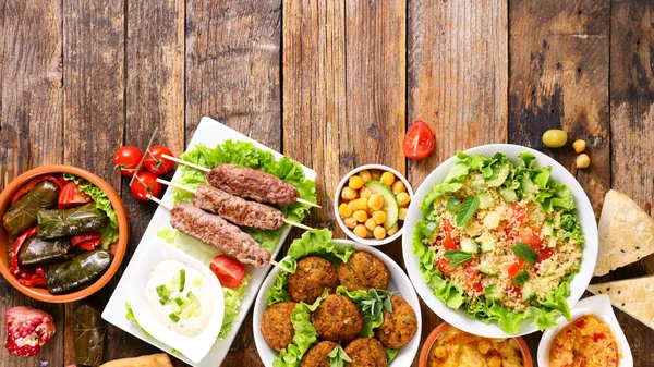 Arabique Traditionnelle Sélection Alimentaire Moyen Orient Sur Fond Bois — Photo