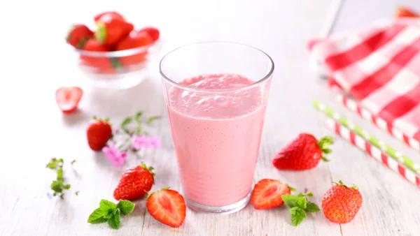 Erdbeer Smoothie Gesunder Fruchtsaft — Stockfoto