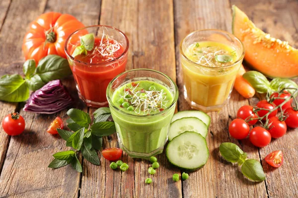 Grönsaksjuice Smoothie Med Färska Ingredienser — Stockfoto