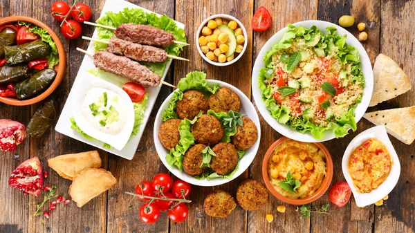 Різноманітний Вибір Ліванської Їжі — стокове фото