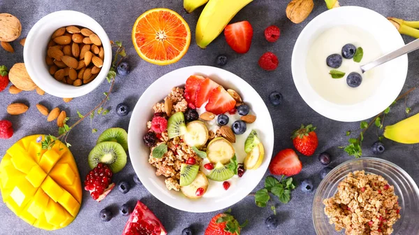 Granola Iogurte Frutas Pequeno Almoço Saudável — Fotografia de Stock