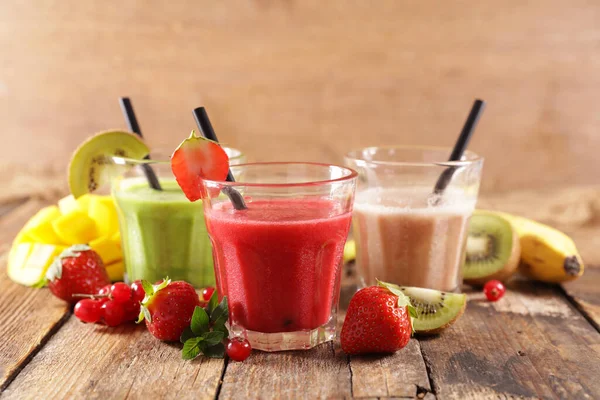 Fruit Juice Glasses Smoothie Fresh Fruits — Stock Photo, Image