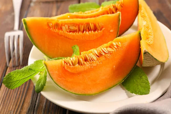 Sliced Fresh Melon Mint — Stock Photo, Image