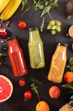 meyve suyu ve taze meyve suyu.