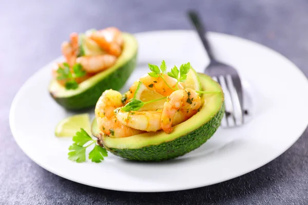 Ensalada Aguacate Con Camarones Hierbas — Foto de Stock