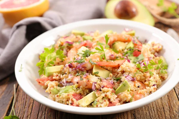 Salade Quinoa Avec Avocat Crevettes — Photo
