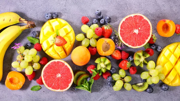 Sağlıklı Meyve Böğürtlen Çeşitleri — Stok fotoğraf