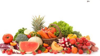 meyve ve sebzeler masada